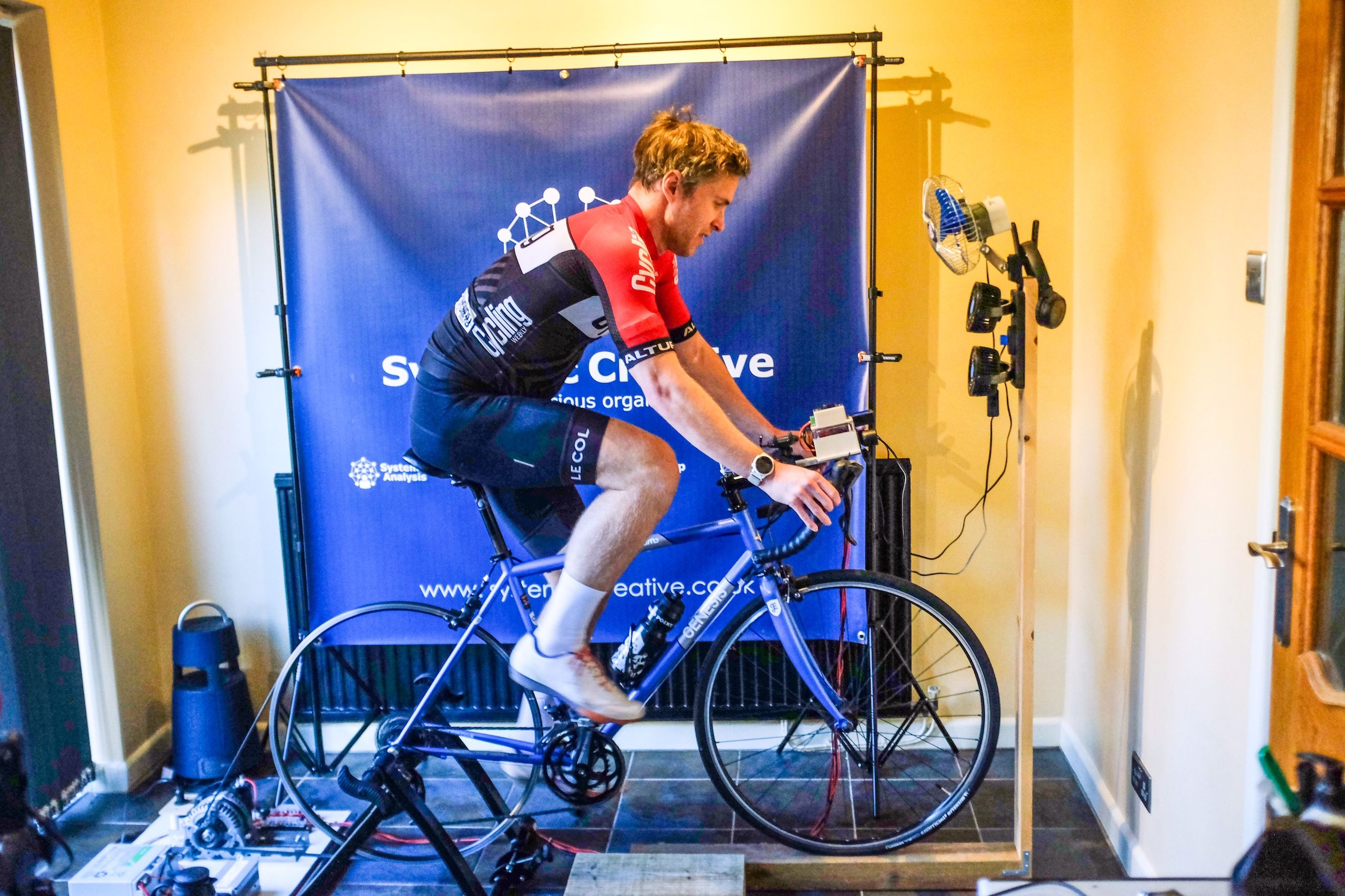 417 watts em 24 horas: a brutal realidade de abastecer sua casa com uma bicicleta