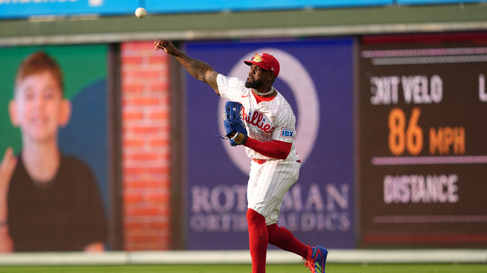 A lesão de Adolise Garcia cria uma grande lacuna no campo externo dos Phillies