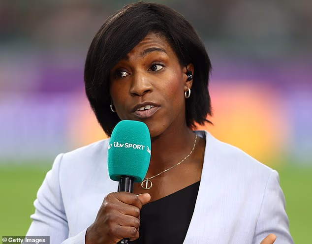 Um vereador da Rugby Football Union renunciou ao cargo após fazer um comentário sexista sobre Maggie Alphonsa nas redes sociais