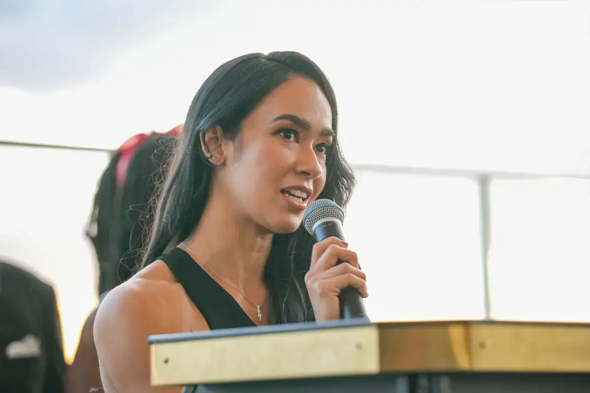 AJ Lee elogia o apoio de CM Punk e fala sobre as mudanças na saúde mental da WWE