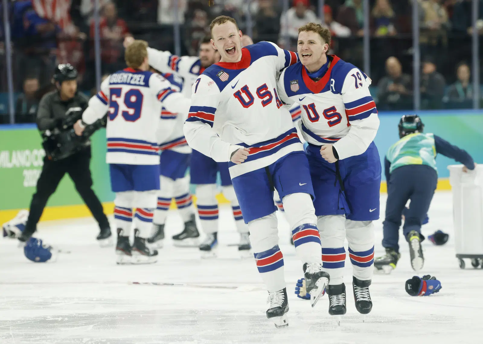'Acabou para a Liga': a mídia social reage à troca da Blockbuster de Brady Tkachuk pelos Panteras