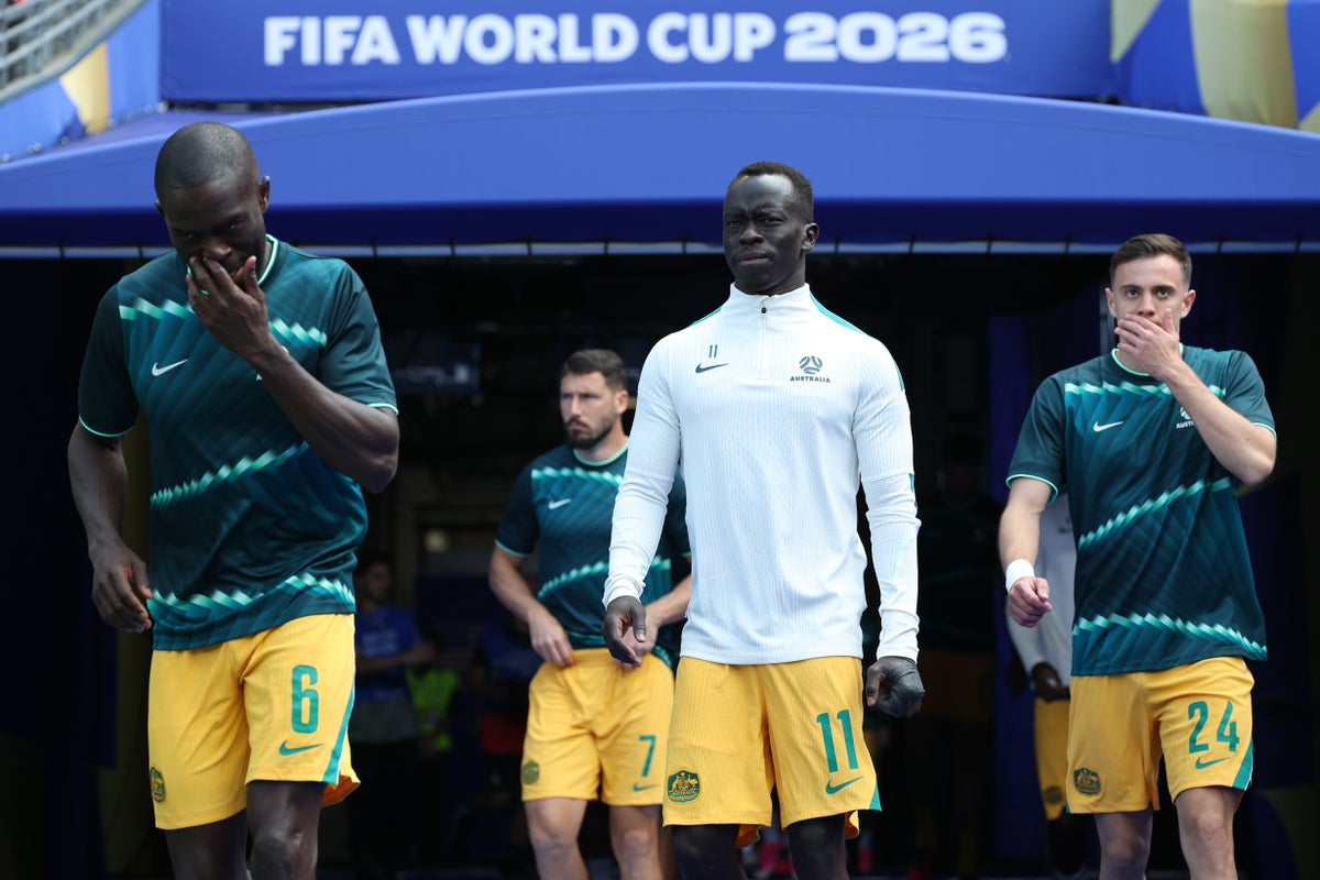 Awer Mabil mudou-se para a Austrália aos 10 anos como refugiado. Agora ele enfrenta a USMNT na Copa do Mundo