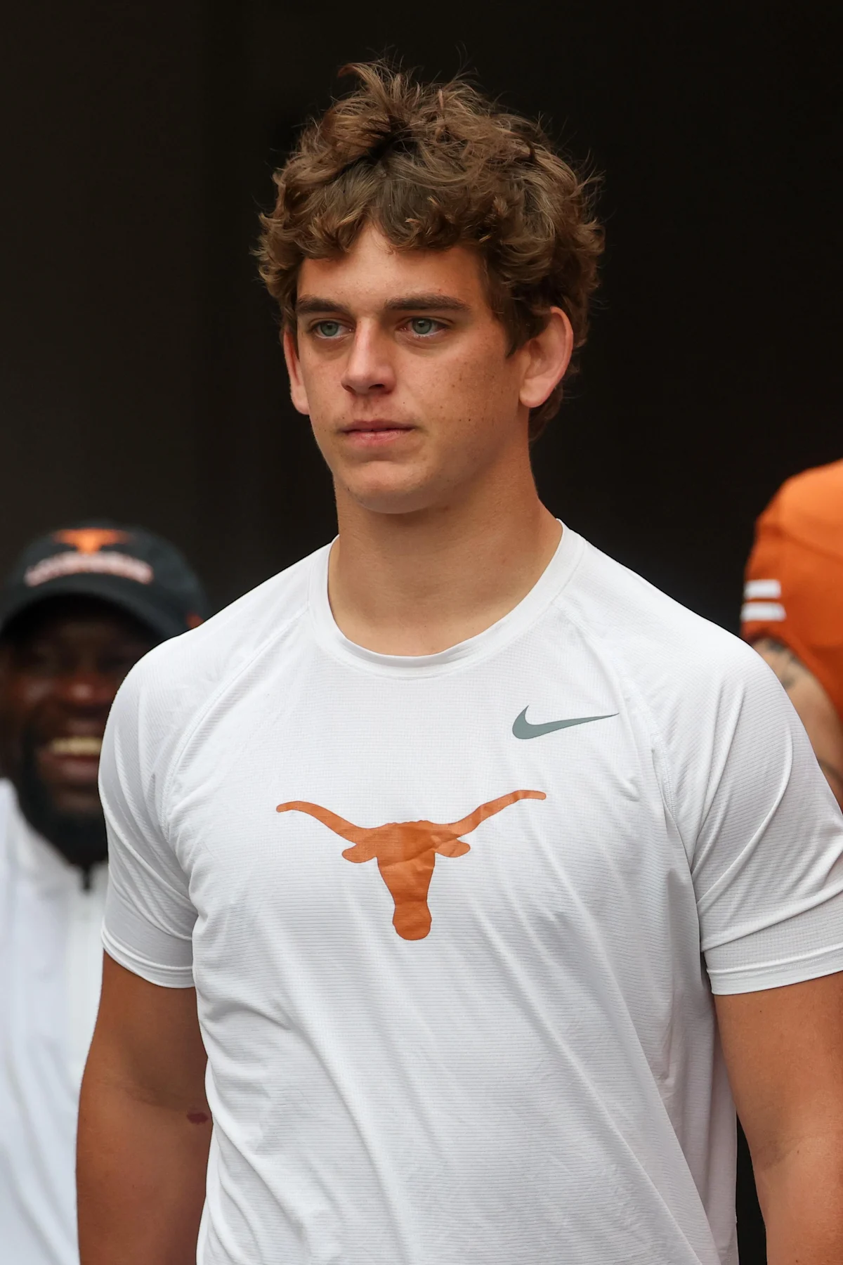 Blues de verão fora de temporada do futebol do Texas: bem-vindo de volta, trem de hype de Arch Manning