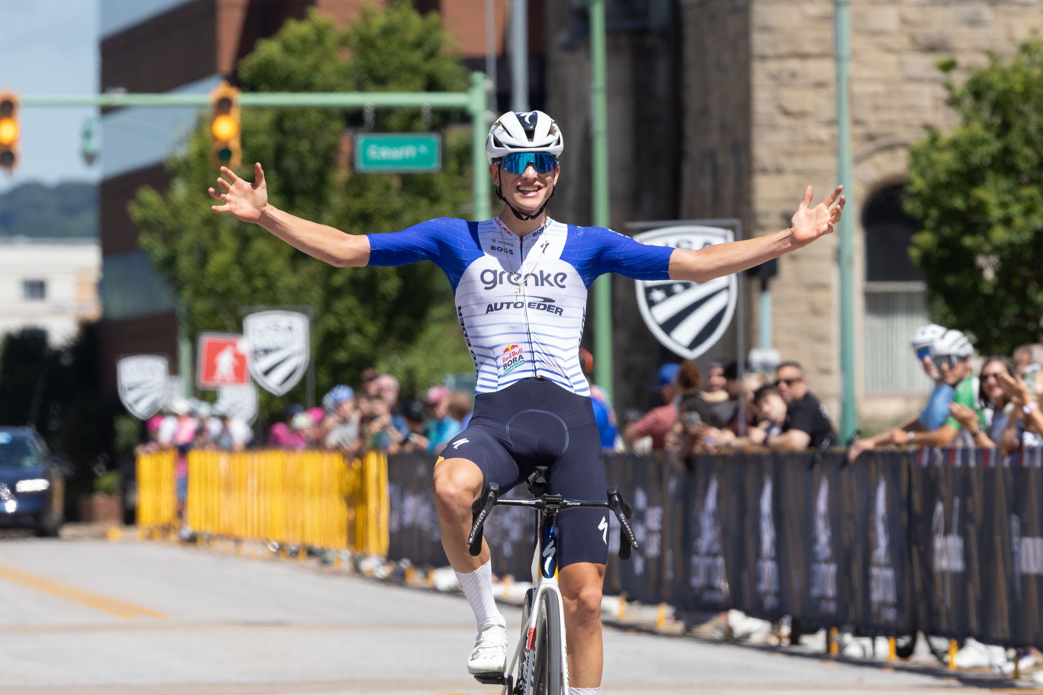 Campeonato de estrada dos EUA: Enzo Hincapie solos para a vitória na corrida de estrada júnior