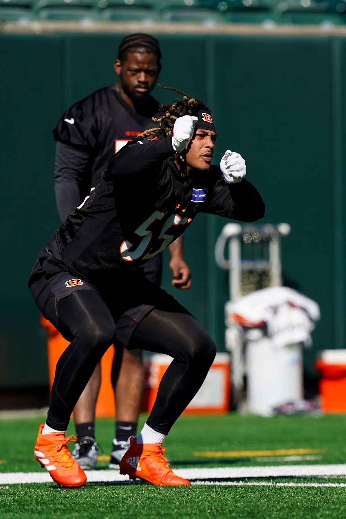 Cincinnati Bengals contrata Cashius Howell com segunda escolha