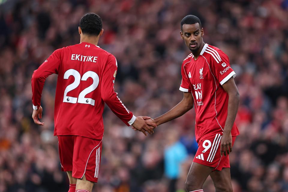 Ekitike e Isak são a chave para o sucesso de Iraola no Liverpool