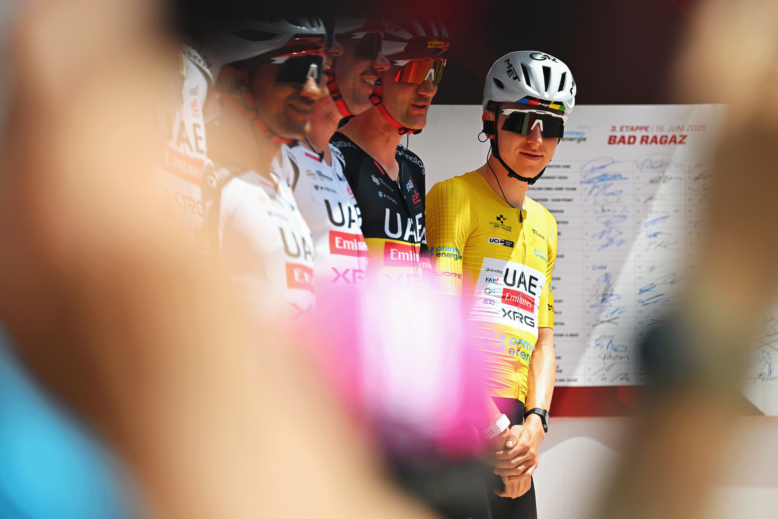 'Ela quer que eu leve esta camisa para casa' - Tadej Pogačar continua motivado no Tour de Suisse após o acidente de seu parceiro Urška Žigart
