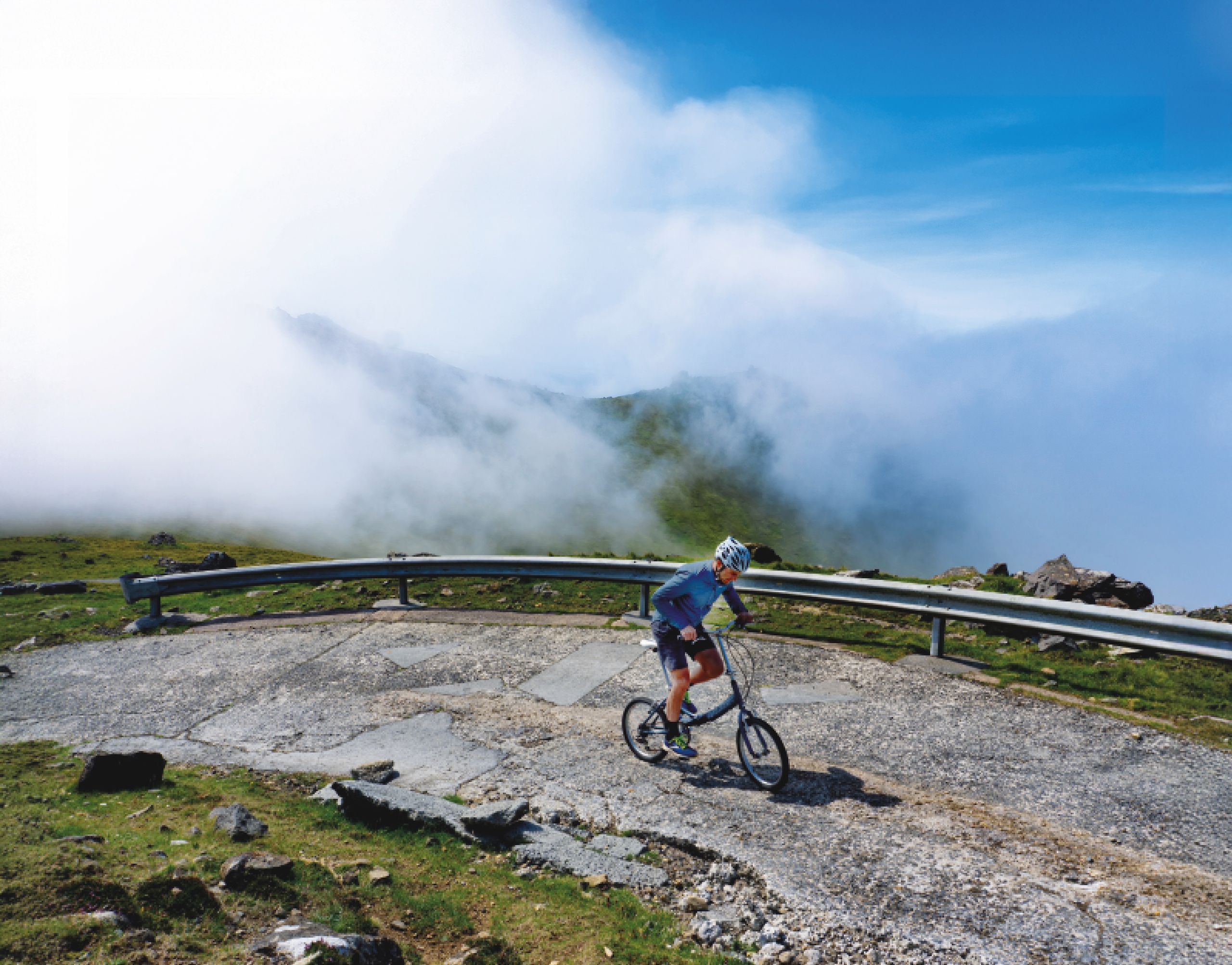 Este é o Strava KOM mais distante do mundo? Contrabandeei uma bicicleta dobrável para um bote só para chegar lá