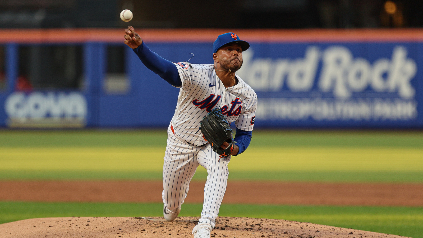Freddy Peralta, do Mets, tem uma maneira única de lidar com rumores comerciais e incertezas profissionais
