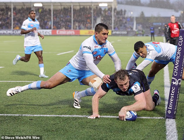 O impressionante Stafford McDowall marca a quarta tentativa decisiva da sua equipa em Scotstoun
