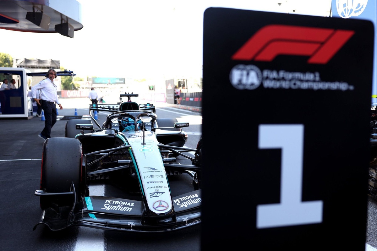GP de F1 de Barcelona: Russell vence Hamilton e conquista a pole position com Leclerc caindo