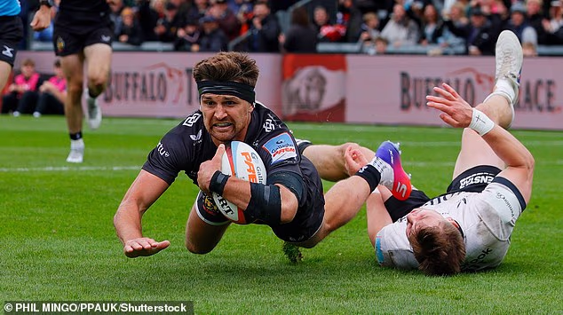 Henry Slade estava em boa forma pelo Exeter contra os Saracens no PREM no sábado