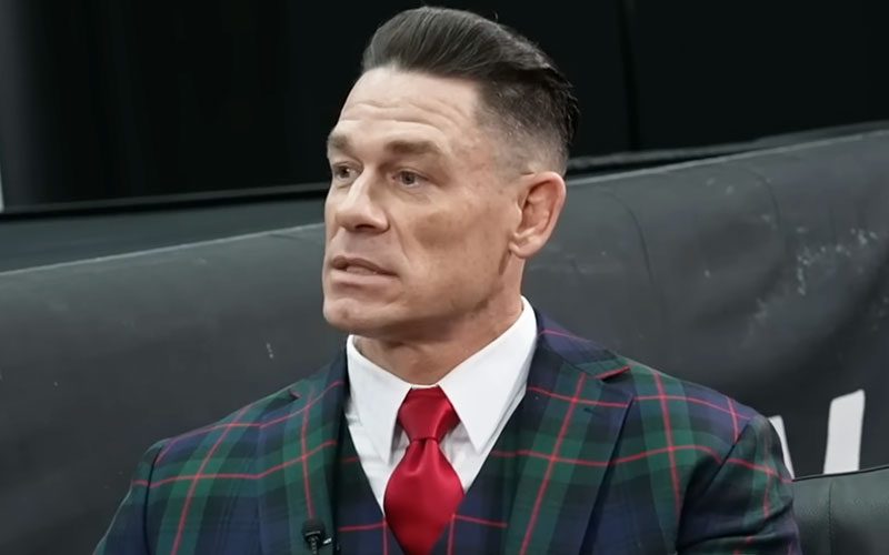 John Cena afirma que seria suicídio financeiro cortejá-lo para outra partida
