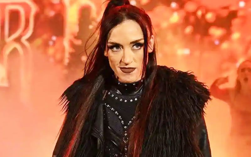 Kay Lee Ray explica porque não tem pressa em assinar um novo contrato depois de deixar a WWE