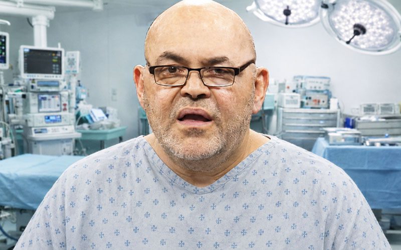 Konnan foi submetido a um procedimento de amputação da segunda perna em meio a uma crise de saúde