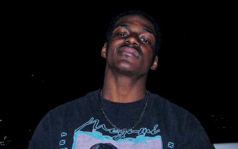 Lutador independente "Black Flash" Jordan Saint morre aos 23 anos