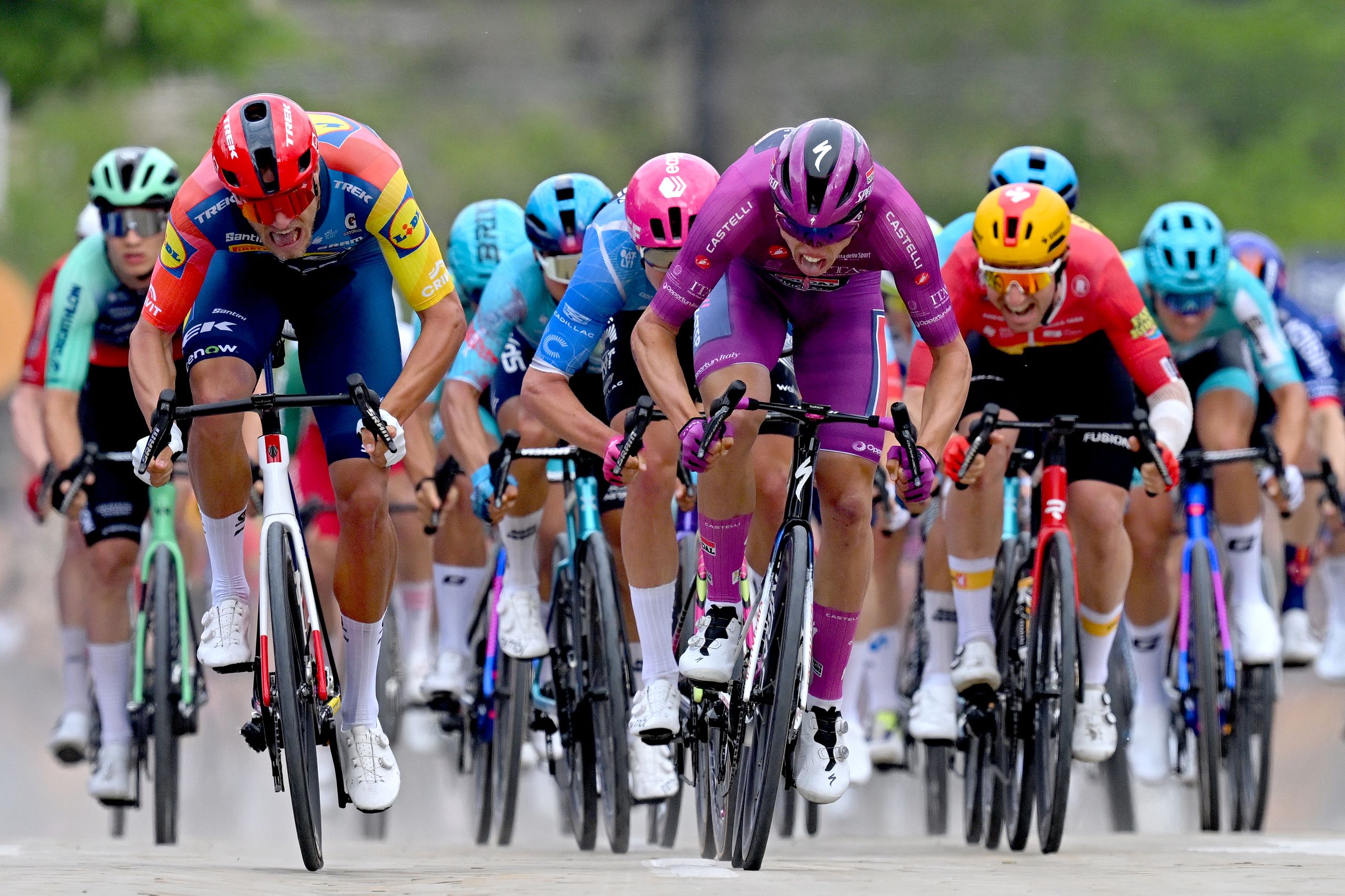 Novas regras da UCI exigem retas finais de ‘pelo menos 200 metros’ em sprints de grupo
