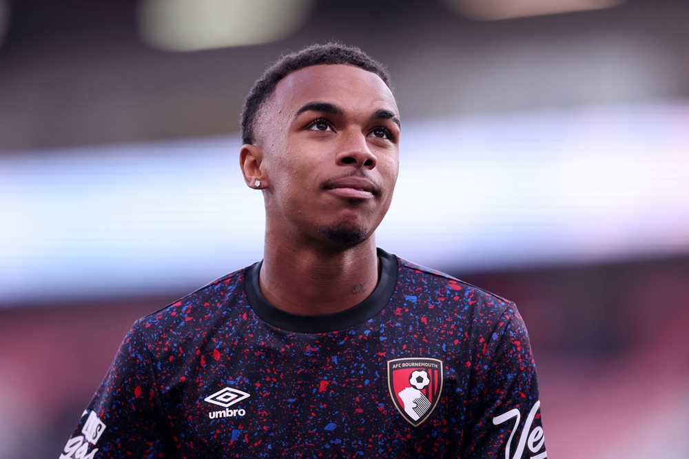 O Arsenal comprará Eli Junior Kroupi?