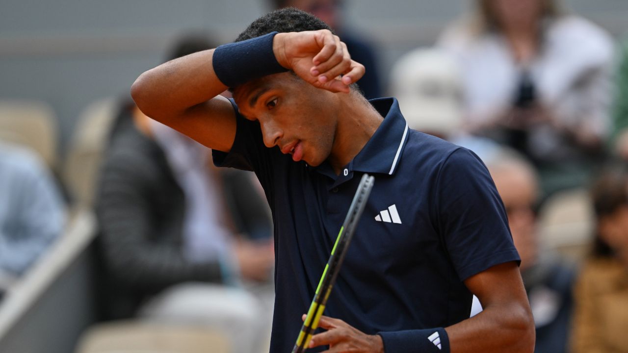 O canadense Felix Auger-Aliassime foi eliminado nas quartas de final do Aberto da França