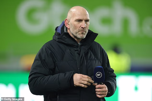 Lawrence Dallaglio é supostamente acusado de gastar demais em um estilo de vida luxuoso, apesar de estar falido