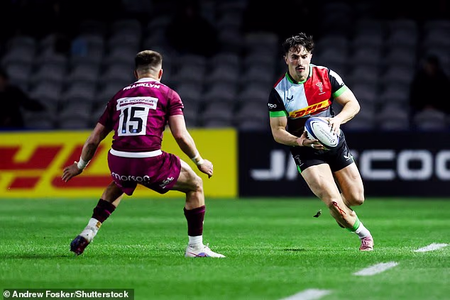 Havia muitos lugares vazios no Twickenham Stoop na noite de sábado, quando a temporada dos Harlequins terminou com uma derrota na Copa dos Campeões para o Sale Sharks