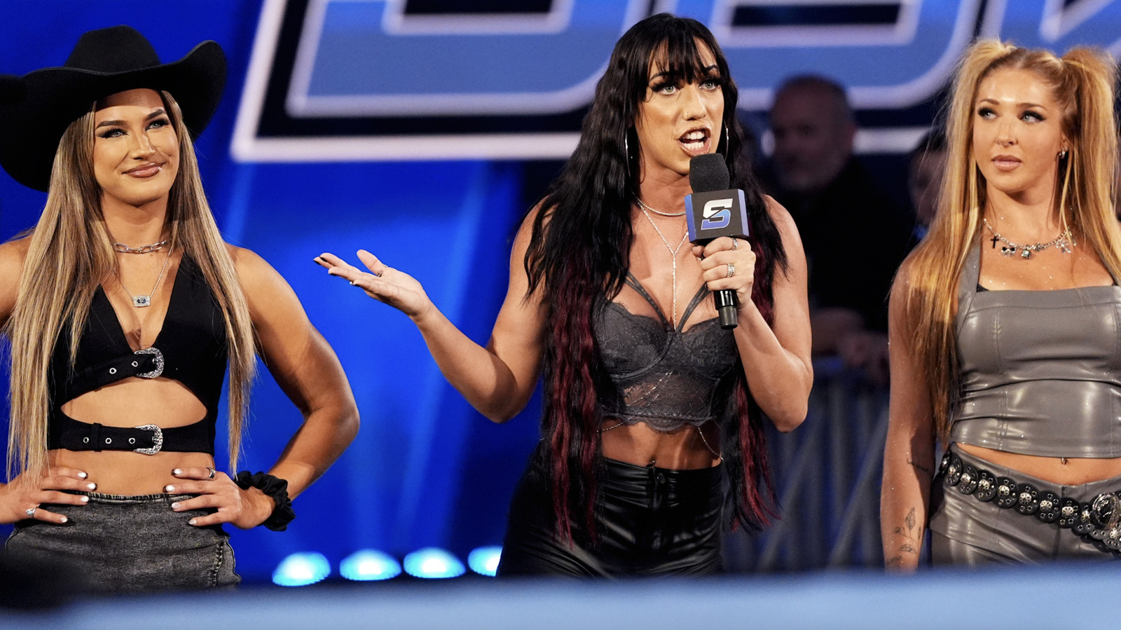 Resultados do WWE SmackDown 12/06 - Paige e Brie Bella enfrentam Fatal Impact, GUNTHER faz uma aparição