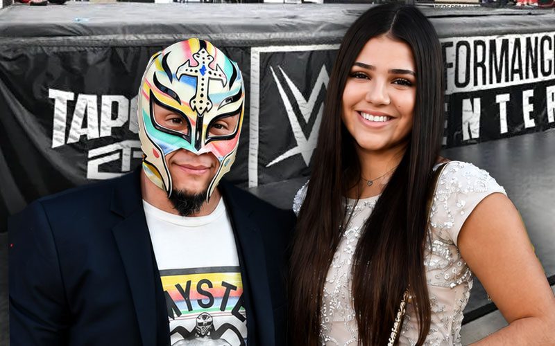 Rey Mysterio diz que Aalyah Mysterio está prestes a ser instalada no WWE Performance Center