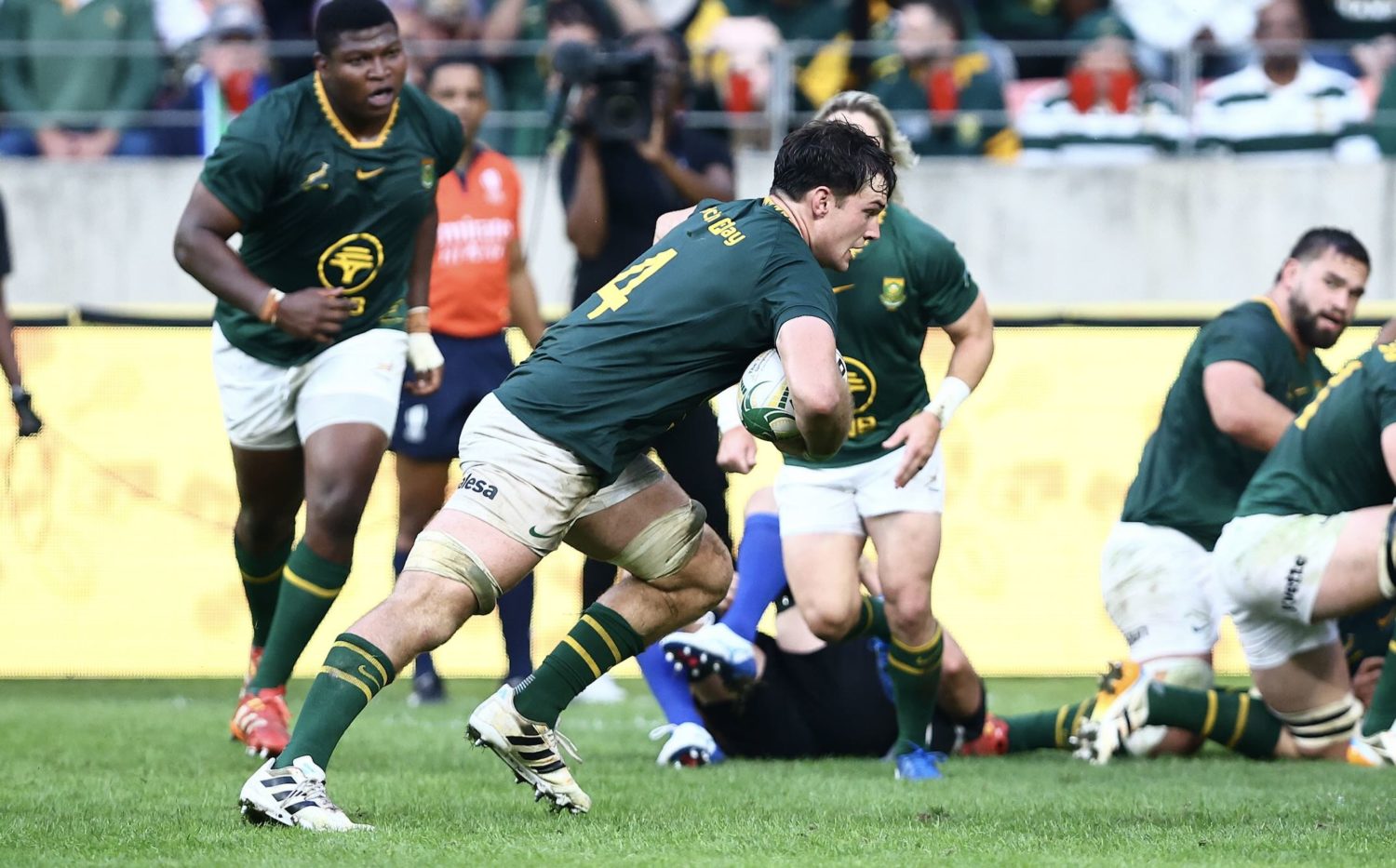 Riley fica com Boks, Ambrose retorna