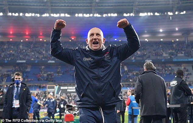 É uma grande surpresa que Shaun Edwards, recém-saído de ajudar a França a conquistar outro título das Seis Nações, esteja deixando o cargo de assistente de Fabien Galthie