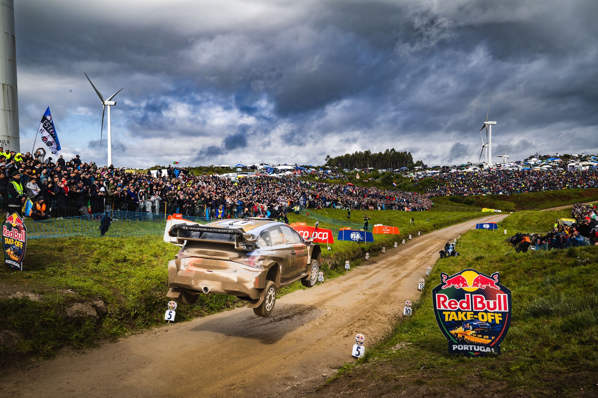 WRC - Neuville vence em Portugal após desgosto de Ogier