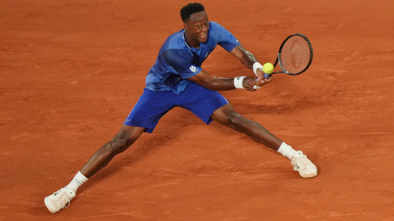 Wawrinka e Monfils se despedem do Aberto da França após derrota na primeira rodada