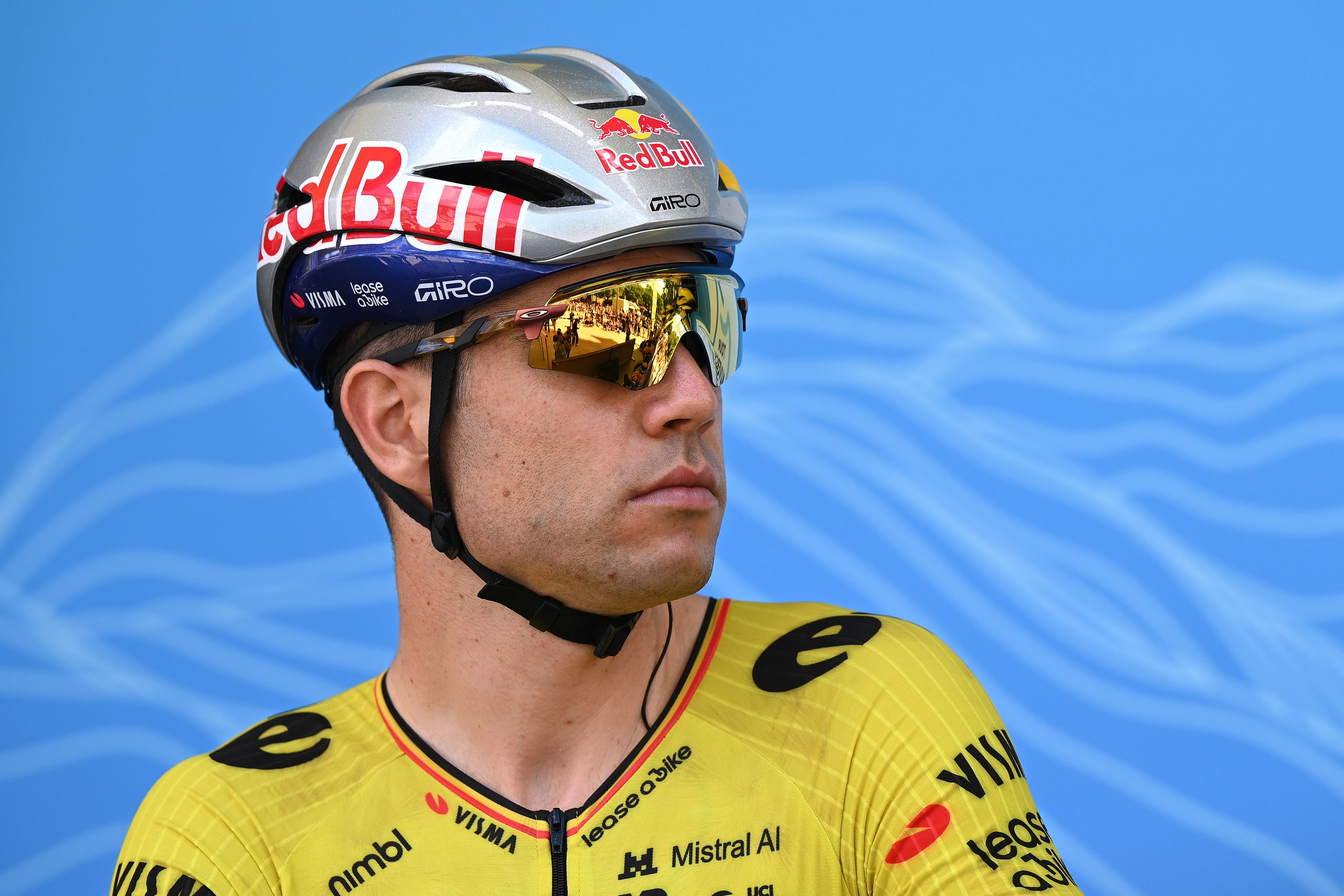 Wout van Aert foi excluído do Tour de France, o que foi um grande golpe para a Visma-Lease a Bike